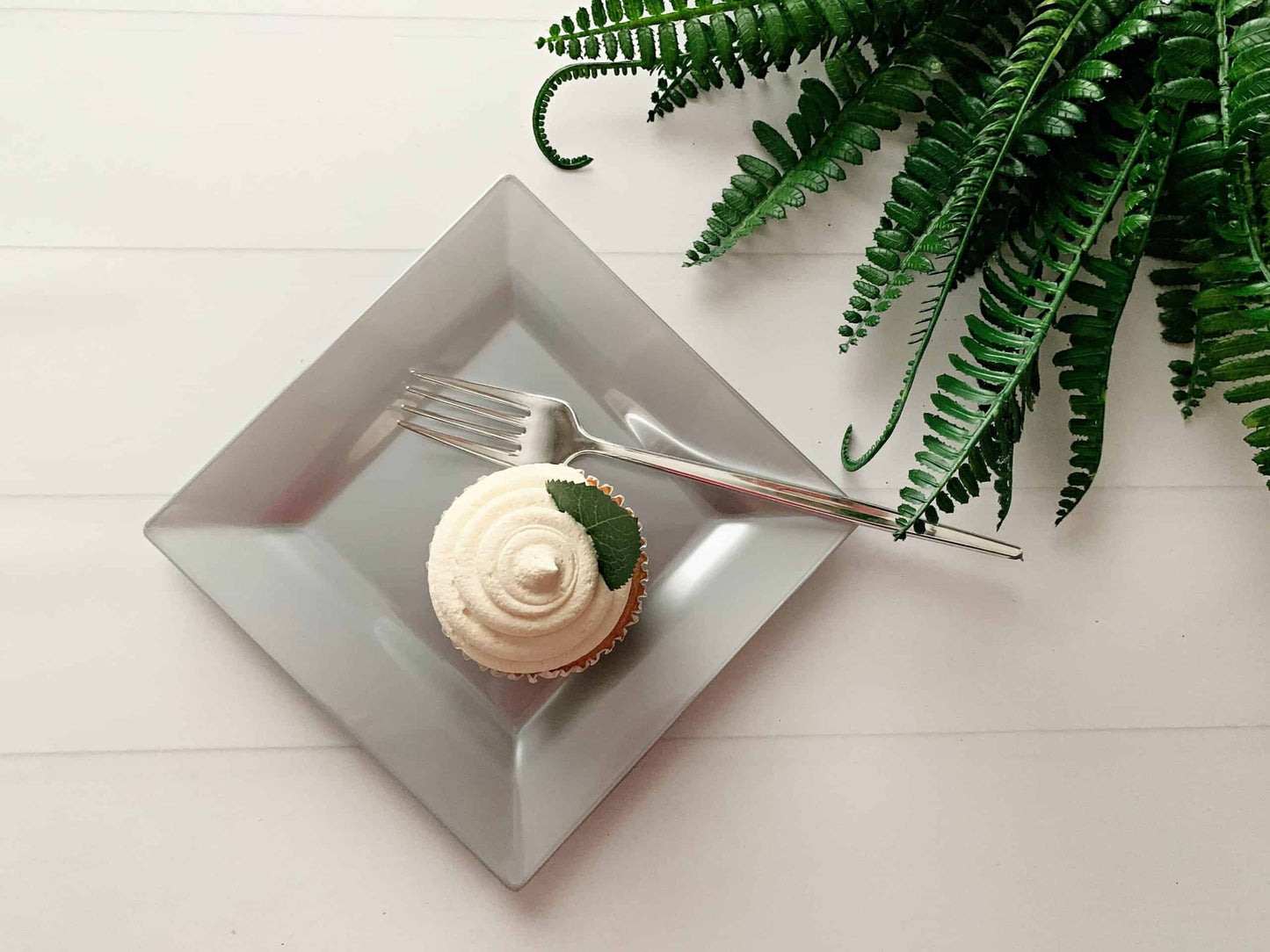 Silver Dessert Plates - Plastic