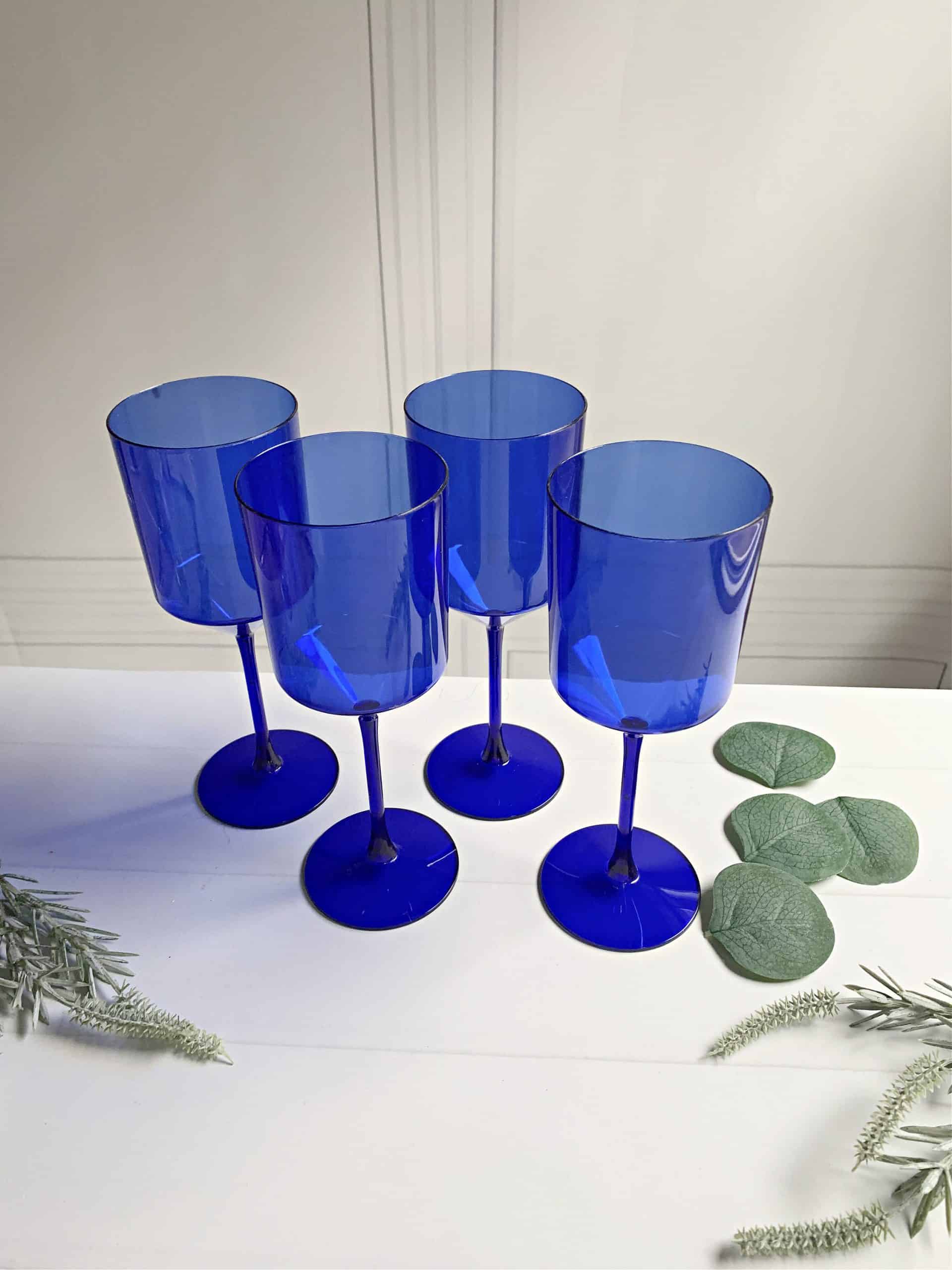 Upscale Round Transparent Blue Plastic Wine Cups