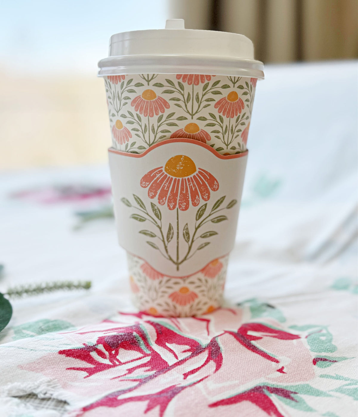 Spring Daisy To Go Coffee Cups, Sleeves and Lids | EnFete Party