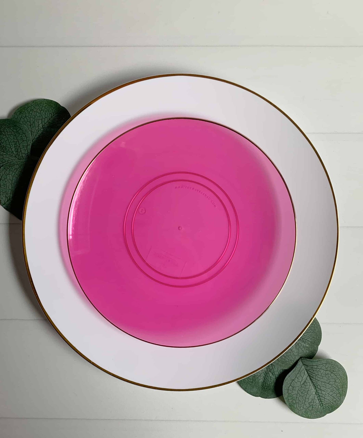 Round Hot Pink With Gold Edge Dessert Plates