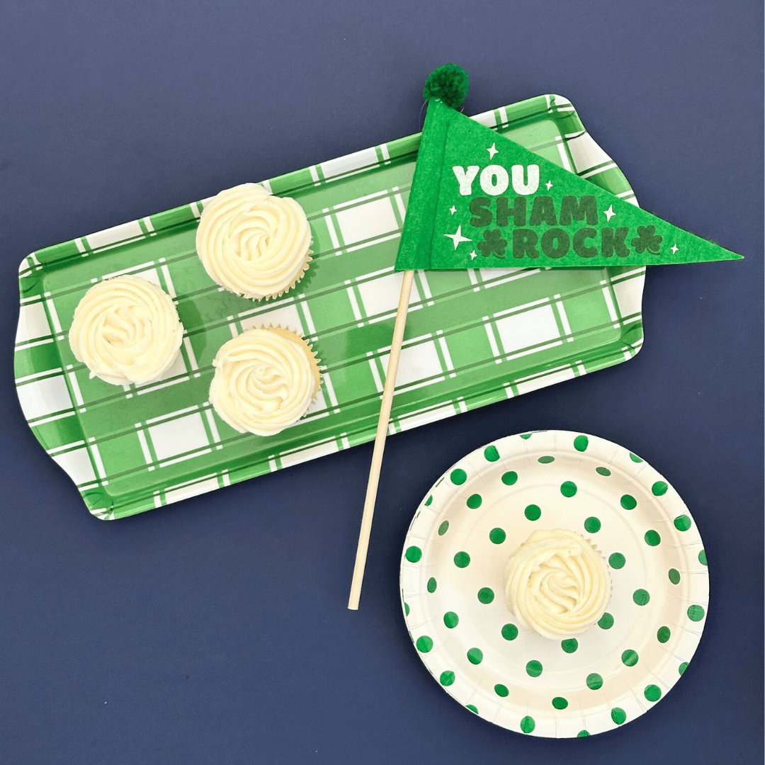 Green Plaid Gingham Melamine Party Tray – 15.25" Reusable Serving Tray for Appetizers | EnFete Party