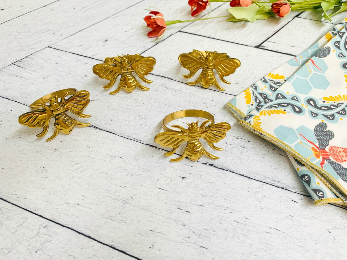 Honey Bee Cloth Napkins Set of 4 - Bee Themed Reusable Napkins 100% Cotton | EnFete Party