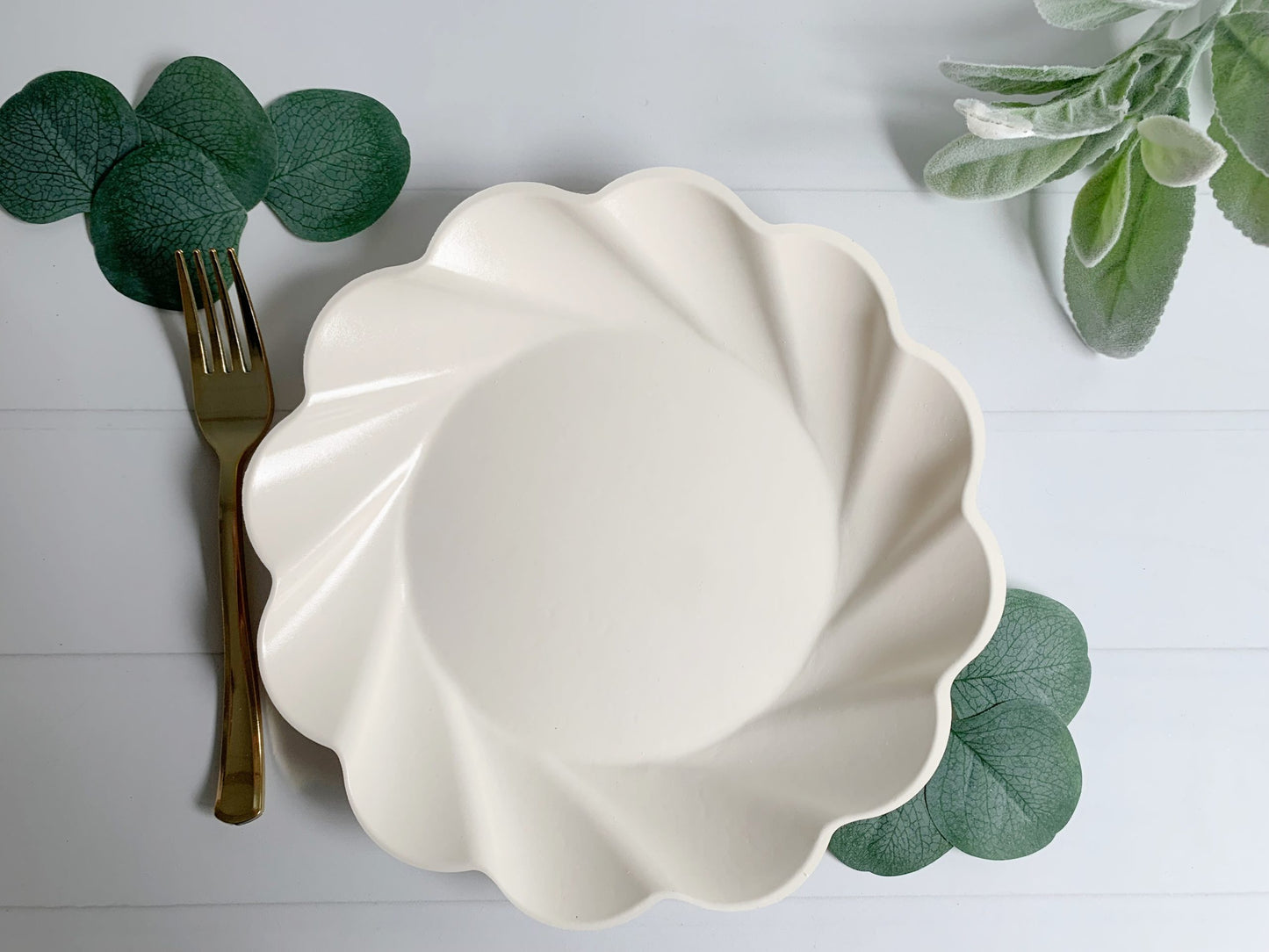 Cream Scalloped Cocktail Napkins