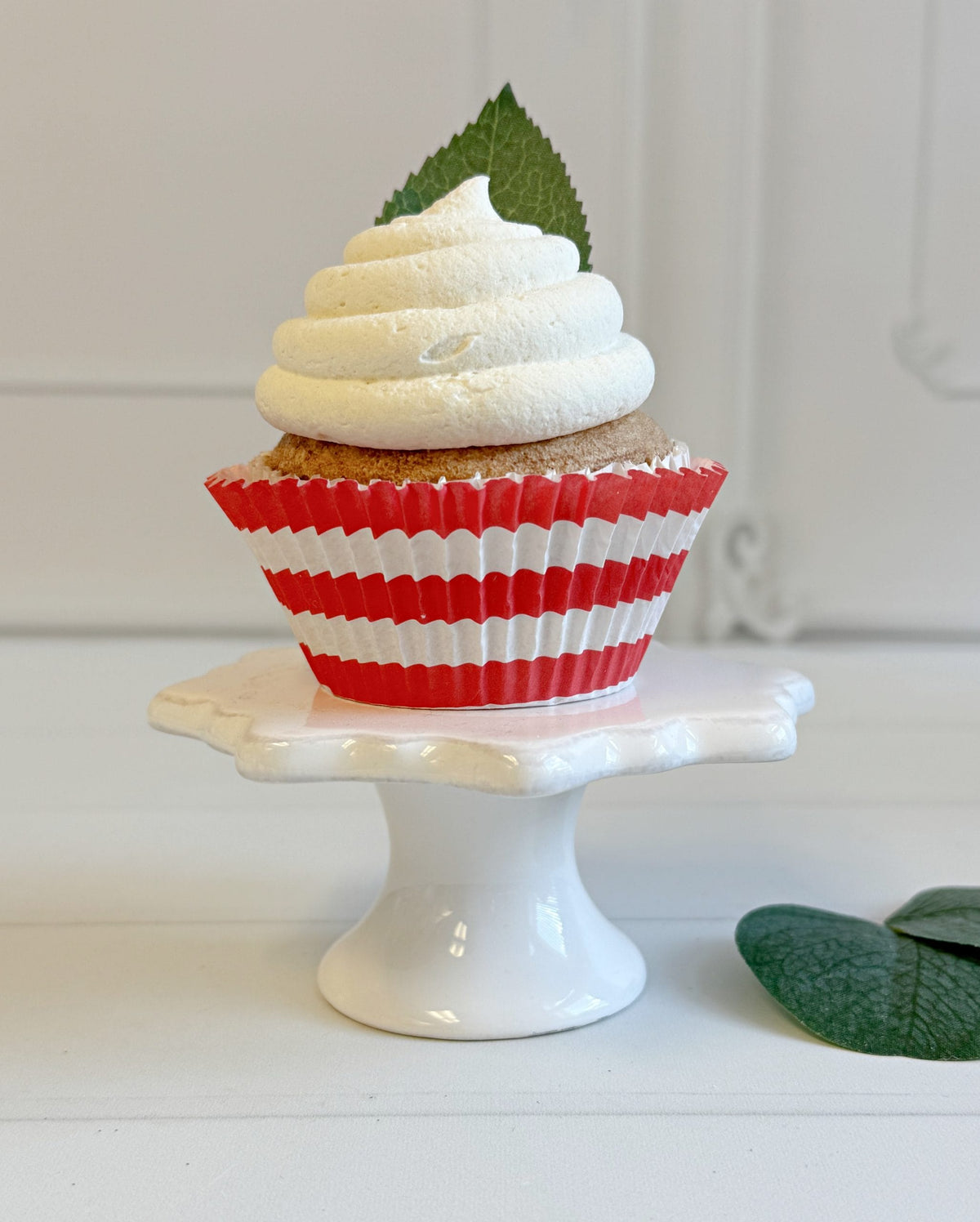 Red and White Striped Cupcake Liners- Set of 25 | EnFete Party