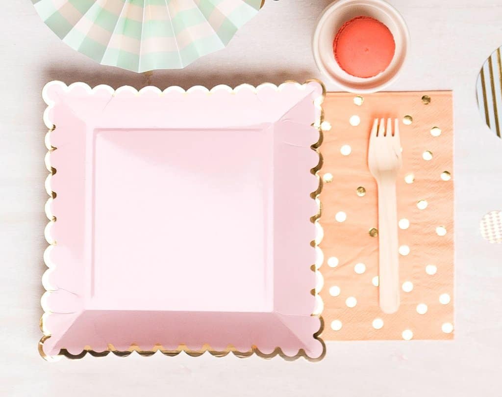 Pink Scalloped 9 Inch Paper Plates