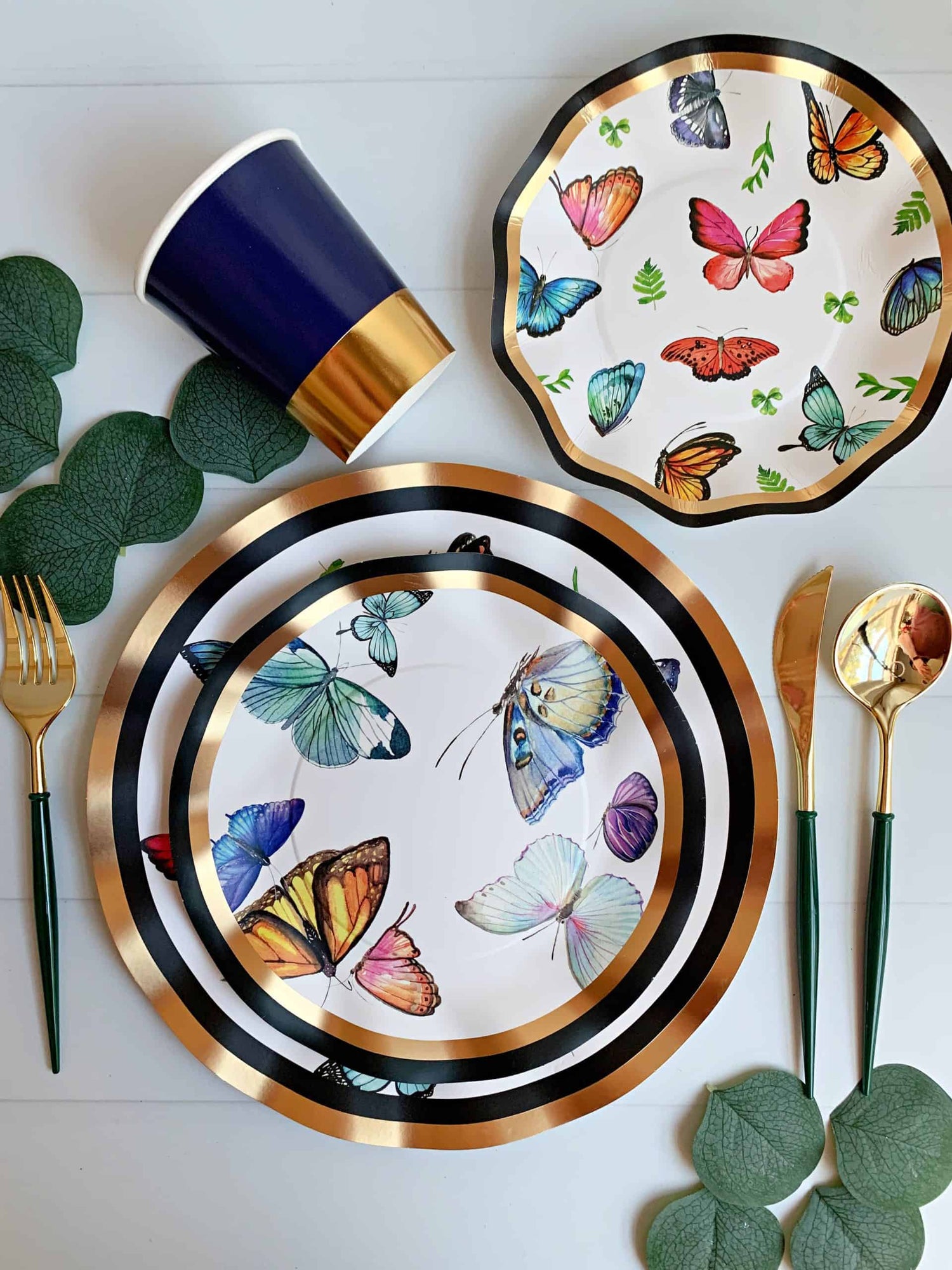 Butterfly birthday party supplies are a fun and whimsical way to celebrate a special day. From decorations to tableware, there are many options available to create a butterfly-themed party that will delight guests of all ages. In this article, we'll explo