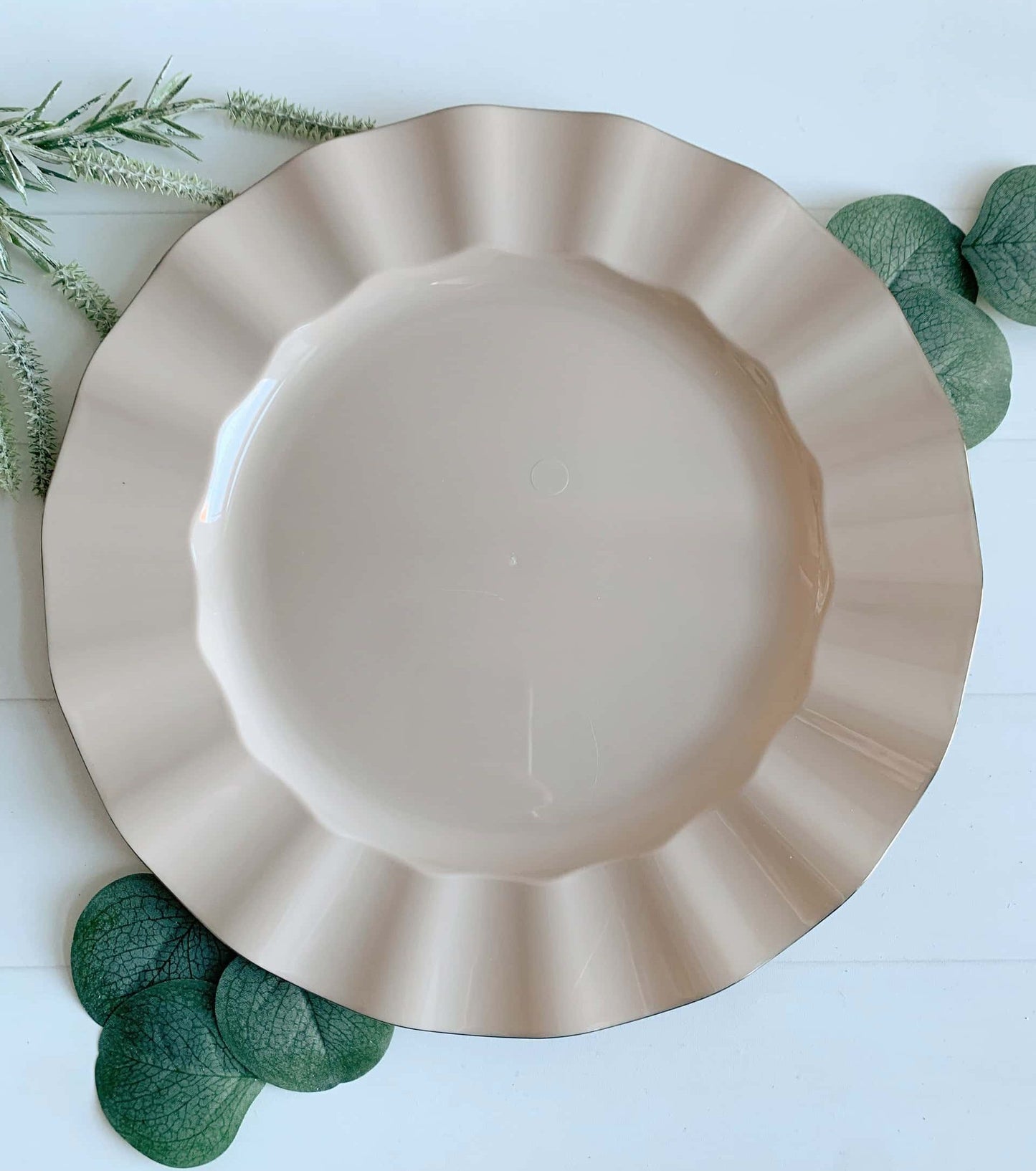 Elegant taupe hard plastic dinner plates with a subtle gold edge. For weddings, baby showers, Thanksgiving, and other events.