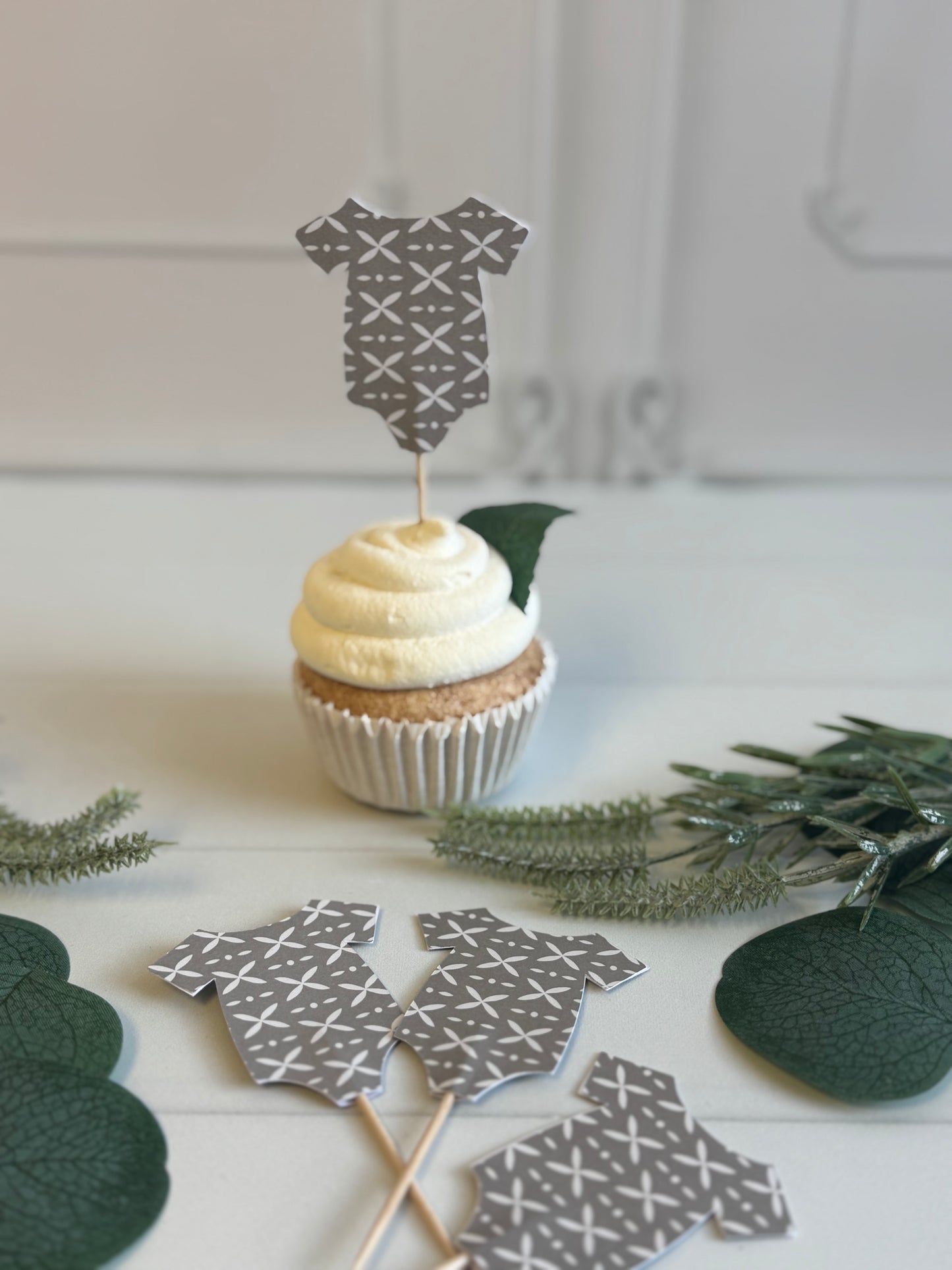 Grey Leaf Onesie Toppers