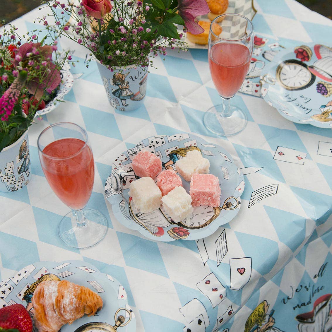 Alice in Wonderland Paper Plates
