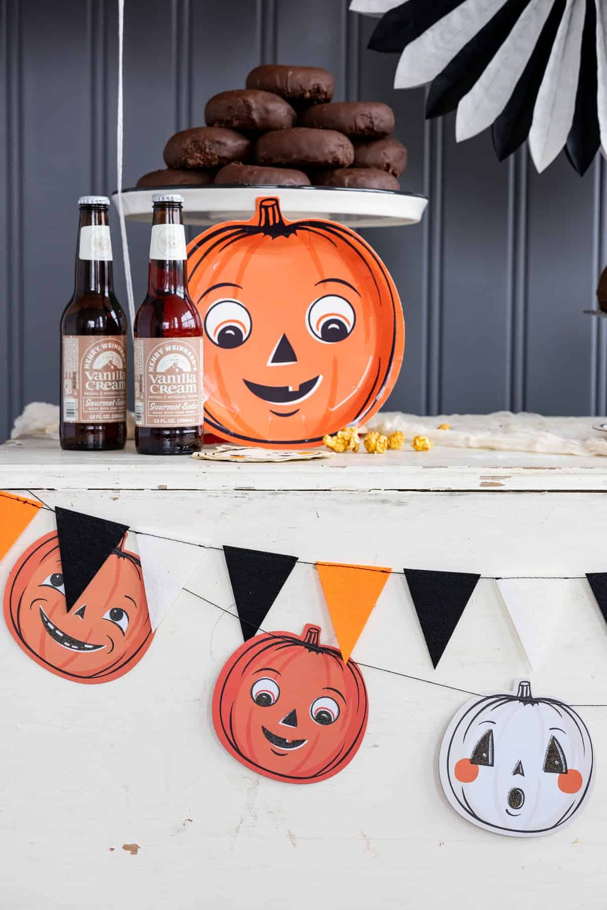 Vintage Halloween Pumpkins and Felt Pennant Banner
