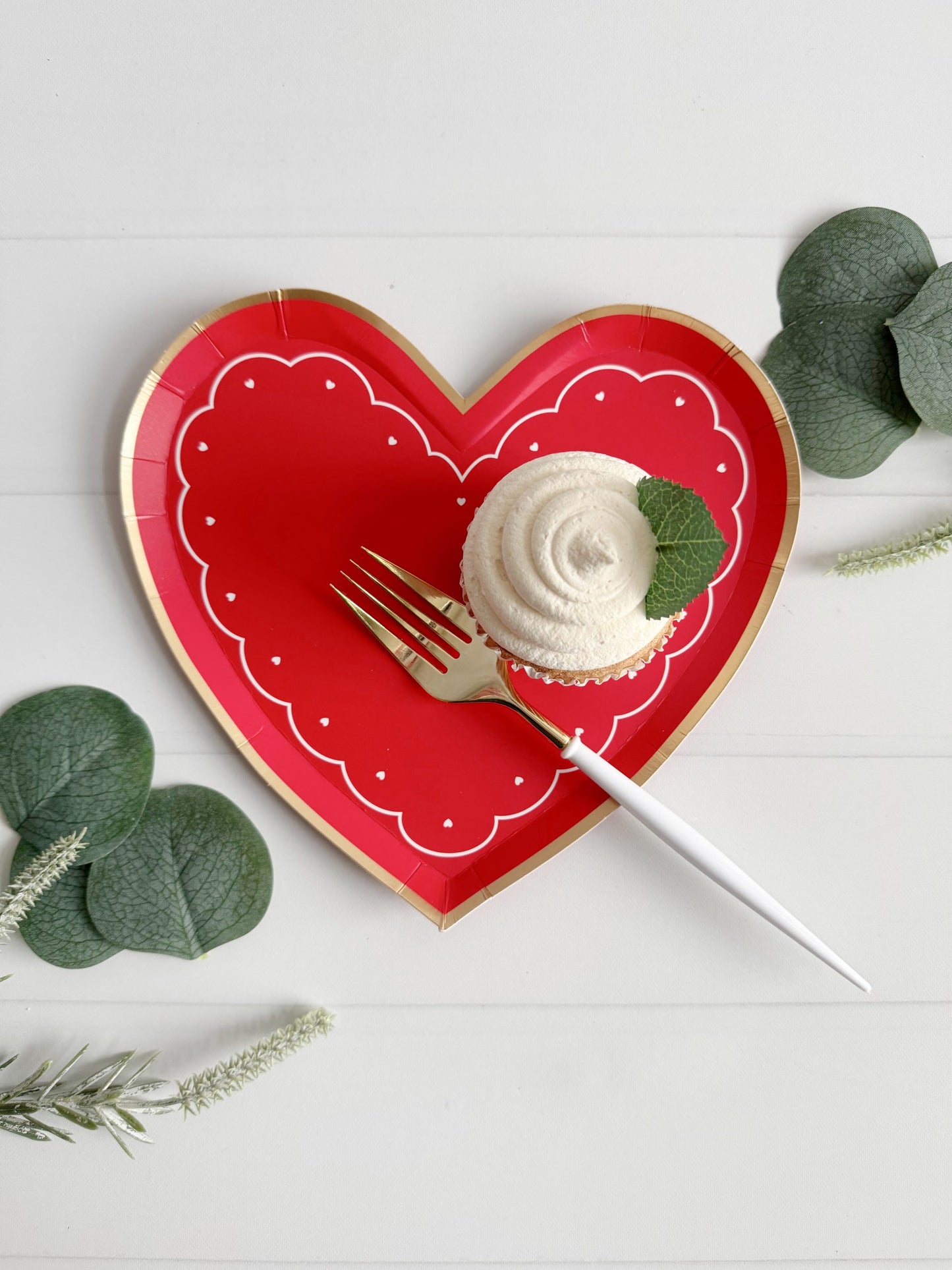 Red Heart Paper Plates - Valentine's Day Dessert Plates Set of 8