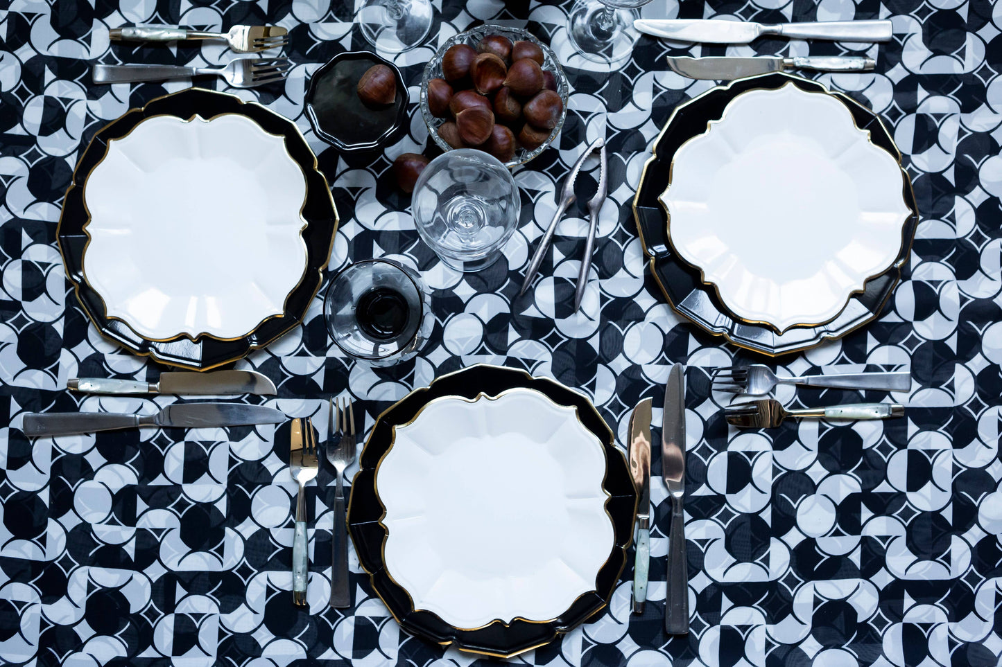 Black Scalloped Dinner Plates