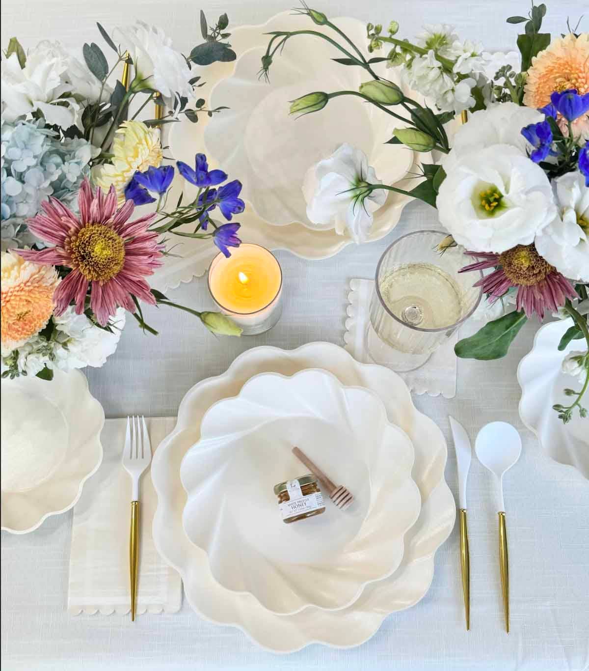 Cream Scalloped Cocktail Napkins