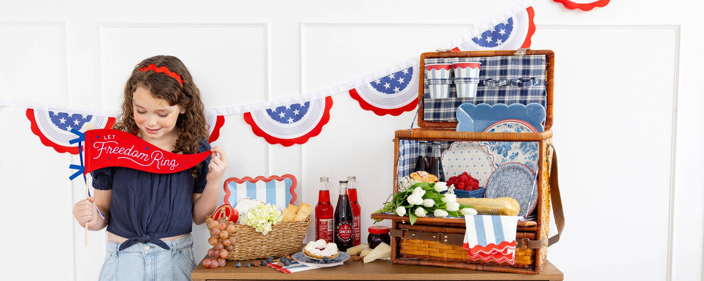 Hamptons Blue Large Scallop 11" Paper Plate