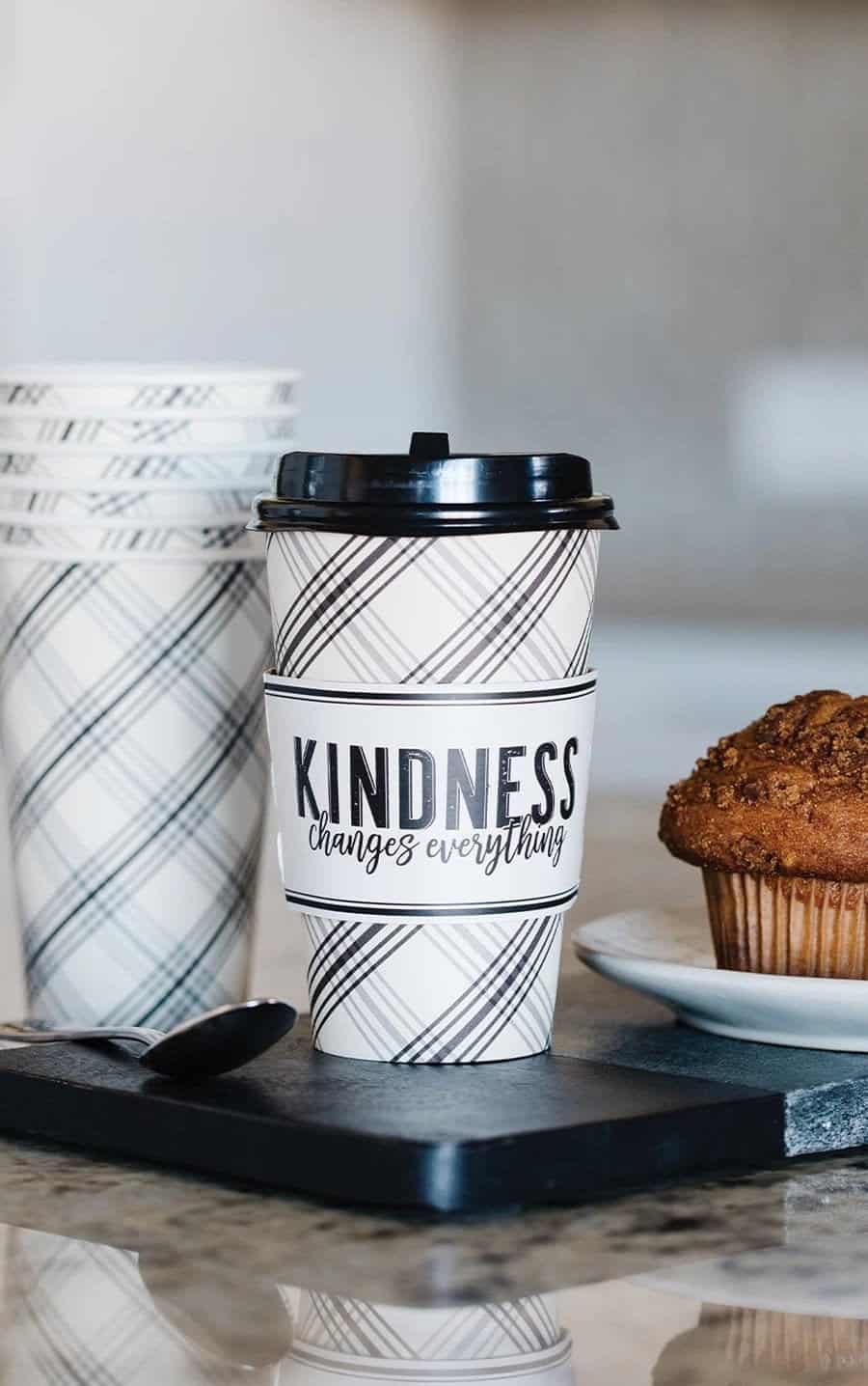 Kindness Plaid Disposable Coffee Cups