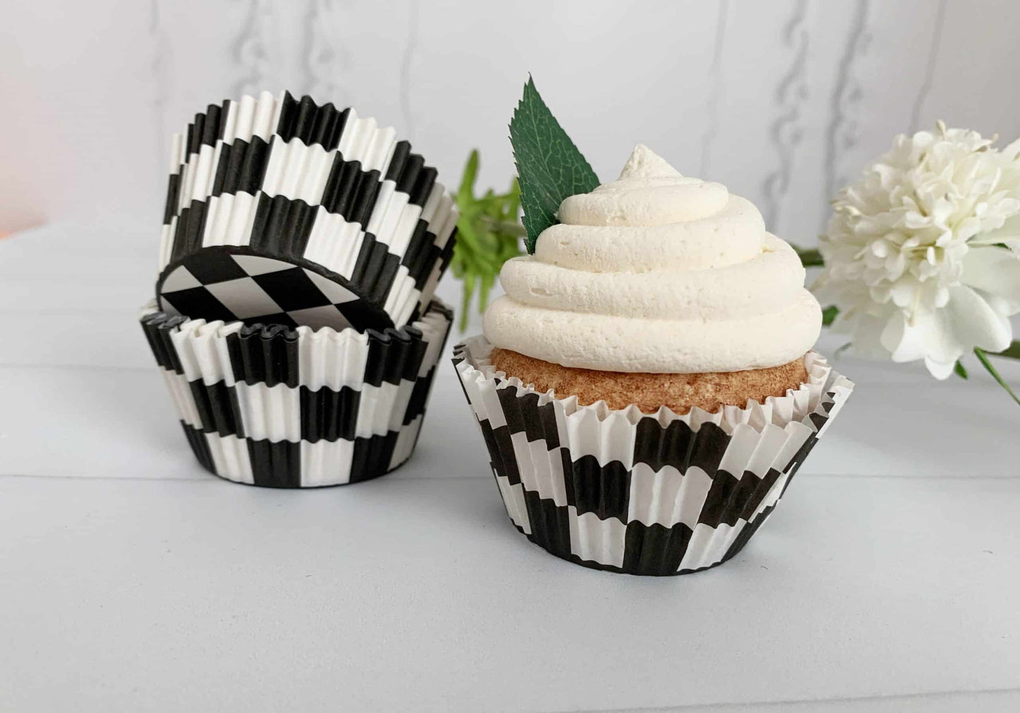 Alice in Wonderland Checkered Cupcake Liners