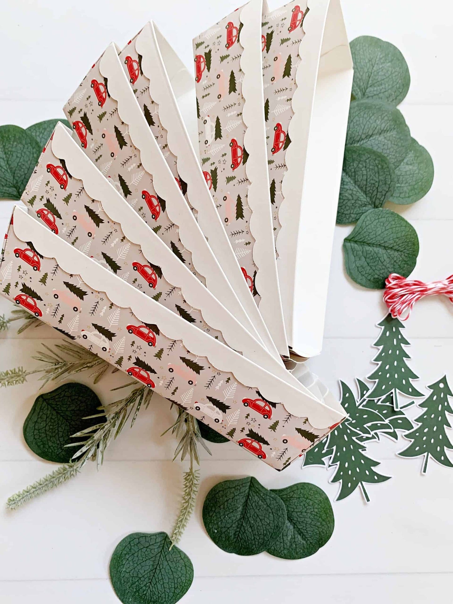 Christmas Trees on Cars Paper Loaf Pan Set