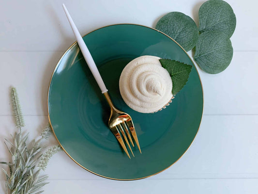 Eucalyptus Green with Gold Dessert Plates - Plastic