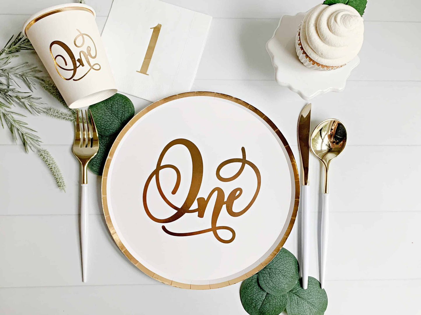 Gorgeous foiled gold 'one' cream paper plates for a memorable first birthday celebration Make your little one's first birthday celebration special with our elegant foiled gold 'one' cream paper plates. #FirstBirthday #CelebrateInStyle #GoldFoil #PaperPlates