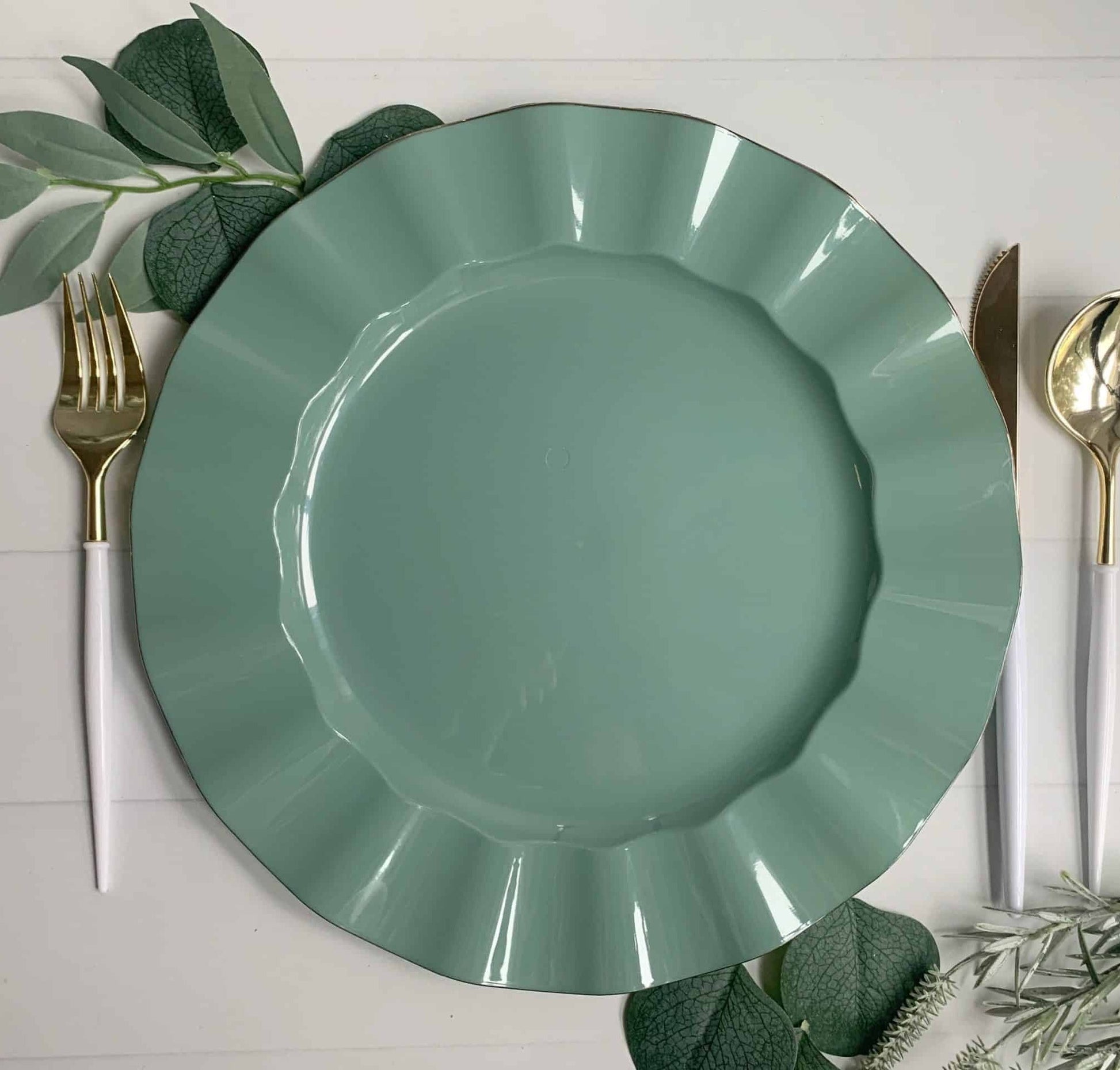 Elevate your special event with our stunning Sage Plastic Dinner Plates, perfect for Sage Baby Showers and wedding receptions! These high-quality plates are crafted from durable plastic and foil, making them both sturdy and elegant.
