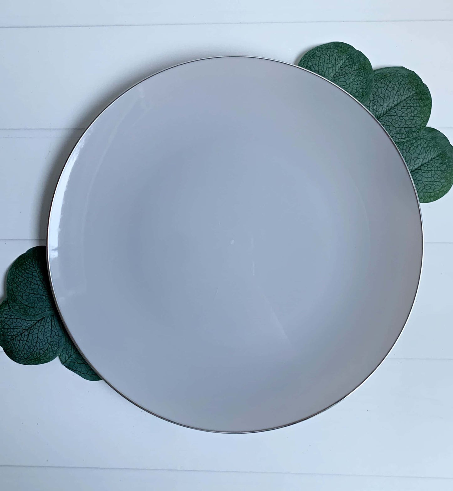 Round Grey with Silver Edge Dinner Plates