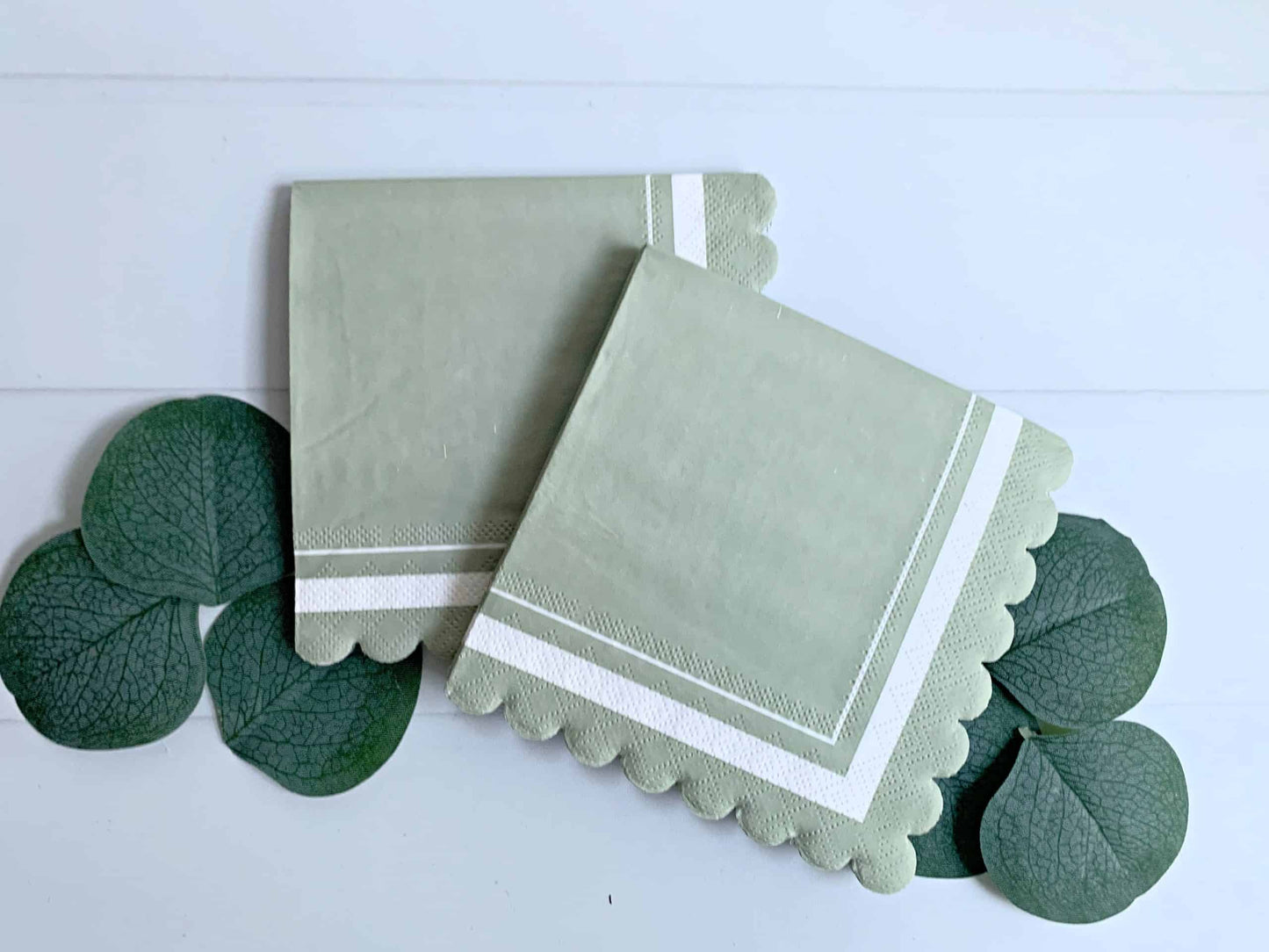 Sage Scalloped Cocktail Napkin / Set 20
