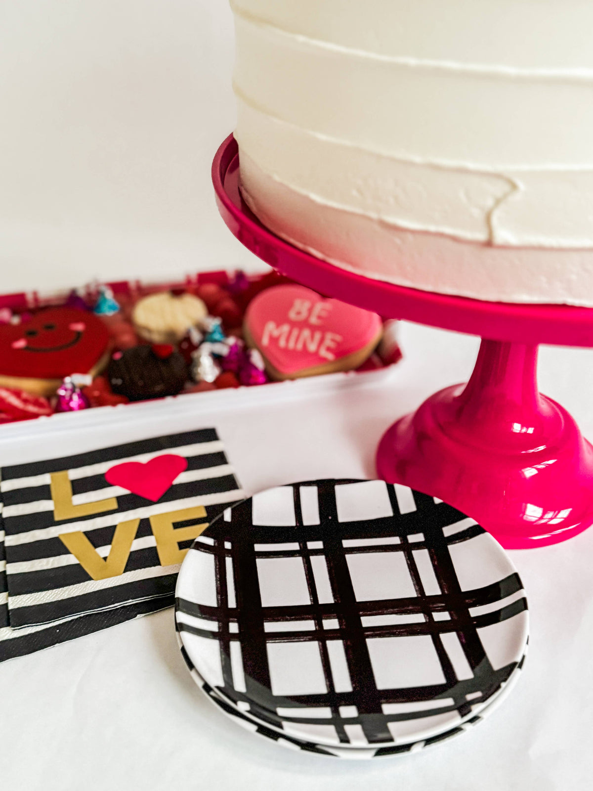 Hot Pink Cake Stand | EnFete Party