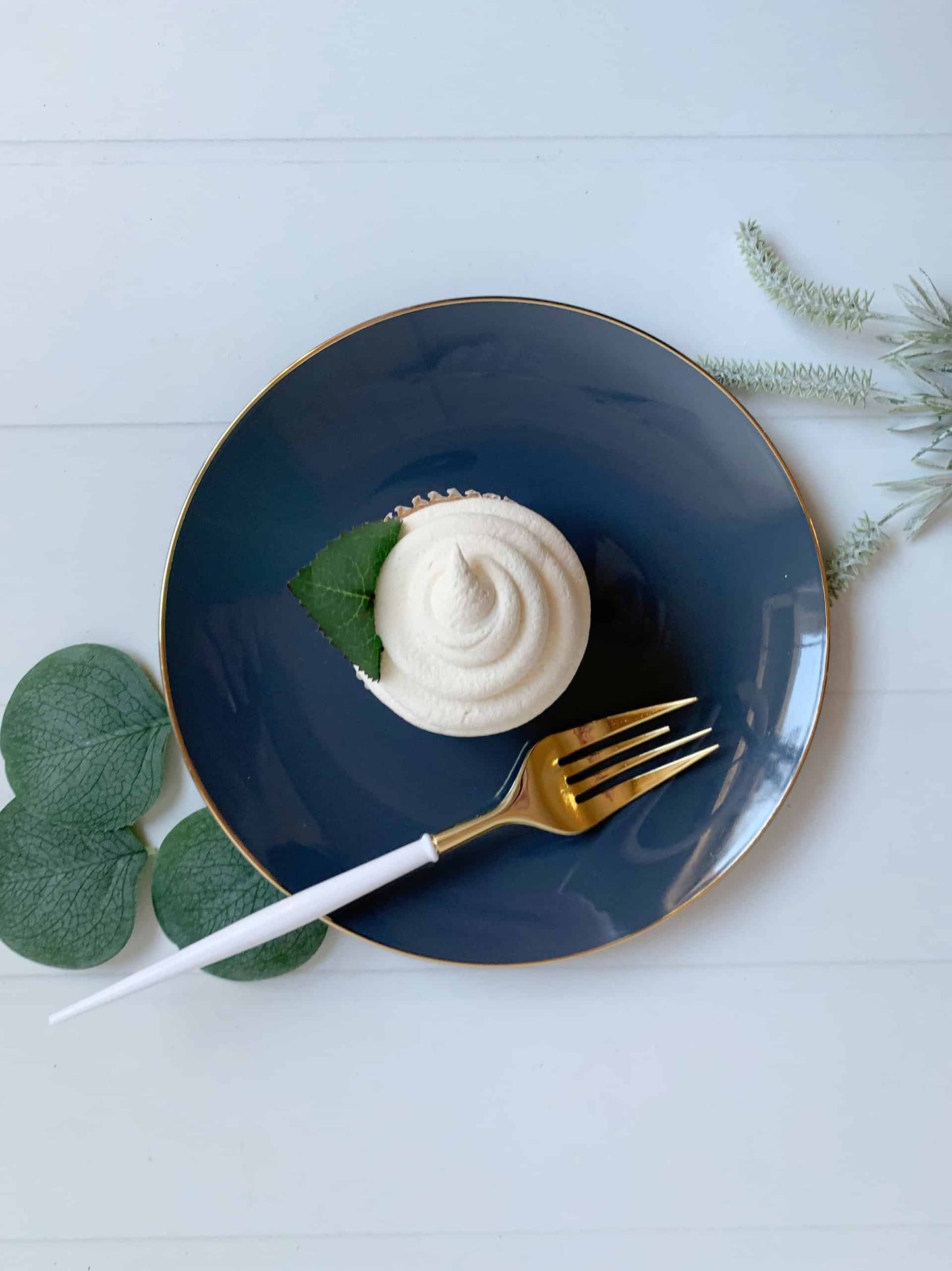 Slate Gray Plastic Plates with Gold Rim 7.5" - Premium Appetizer Dessert Plates 10 Pack