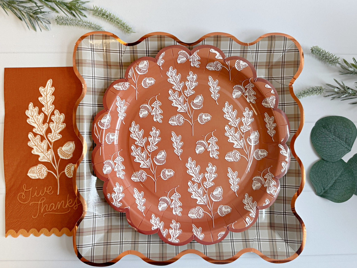 Acorns Scalloped Circle Paper Plates - Autumn Harvest Party Tableware (8 Pack)