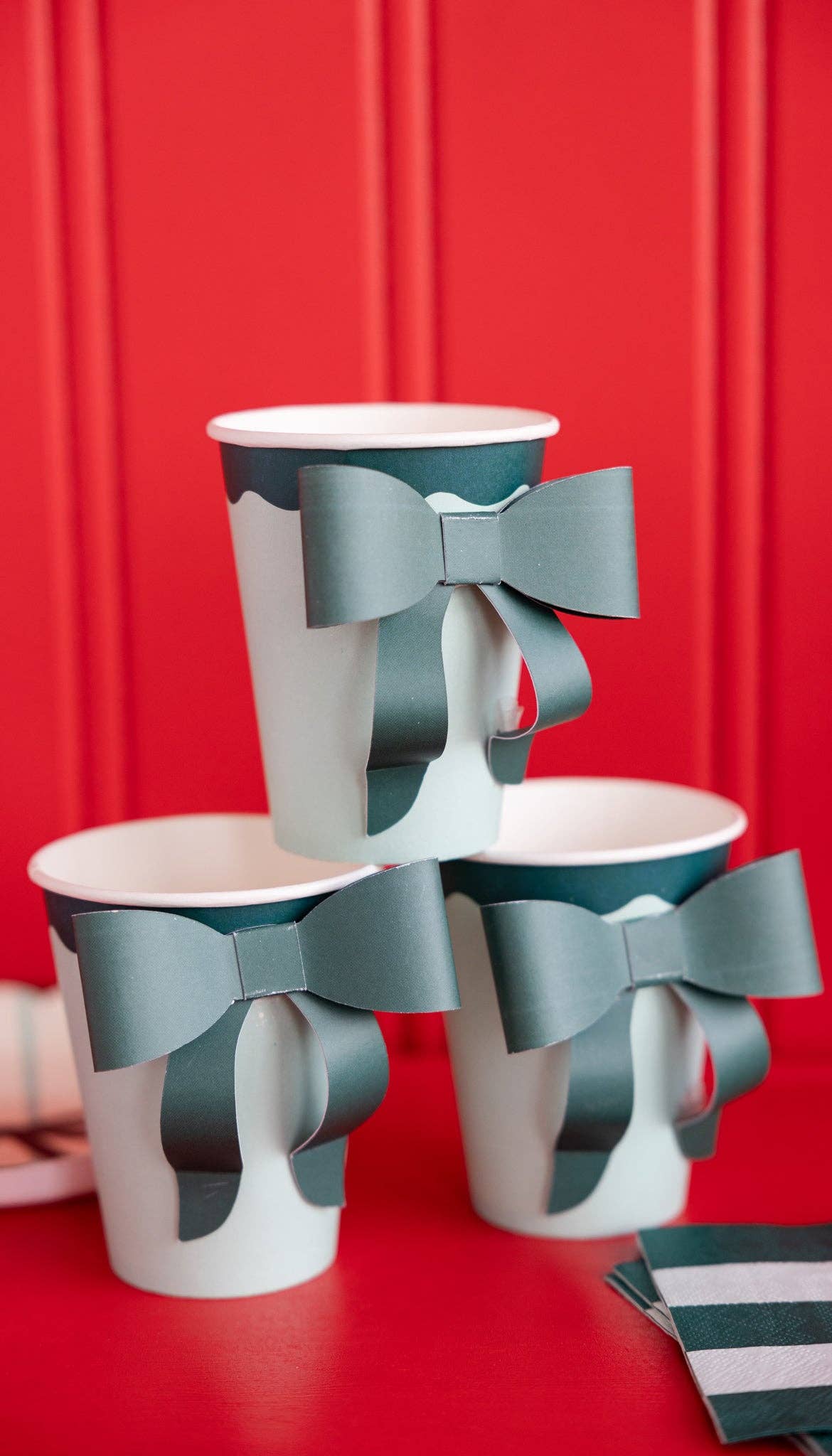 Emerald Green Bow on Mint Christmas Party Cups