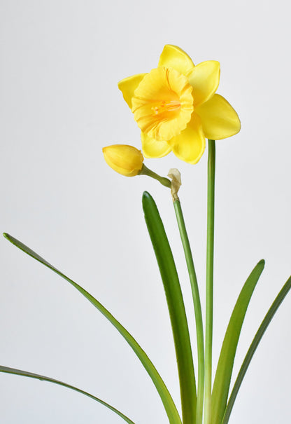 19" Faux Yellow Daffodil Spray Stem