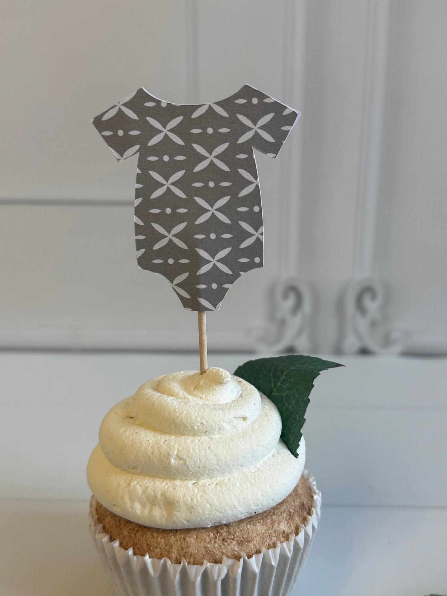 Grey Leaf Onesie Toppers