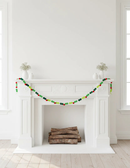 Holly Felt Christmas Banner