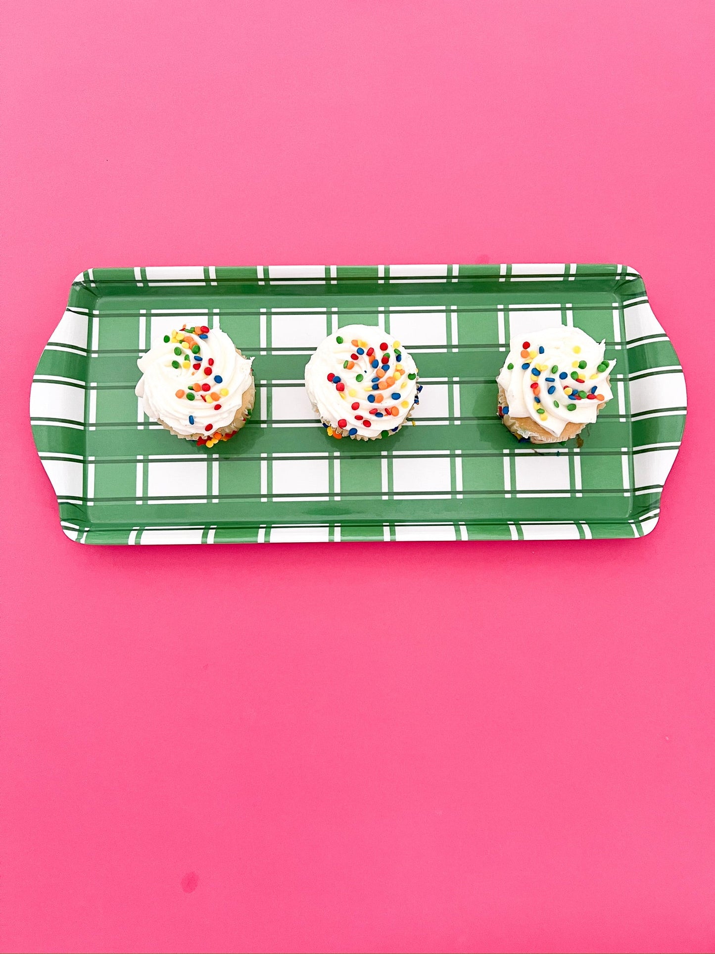Green Plaid Gingham Melamine Party Tray – 15.25" Reusable Serving Tray for Appetizers