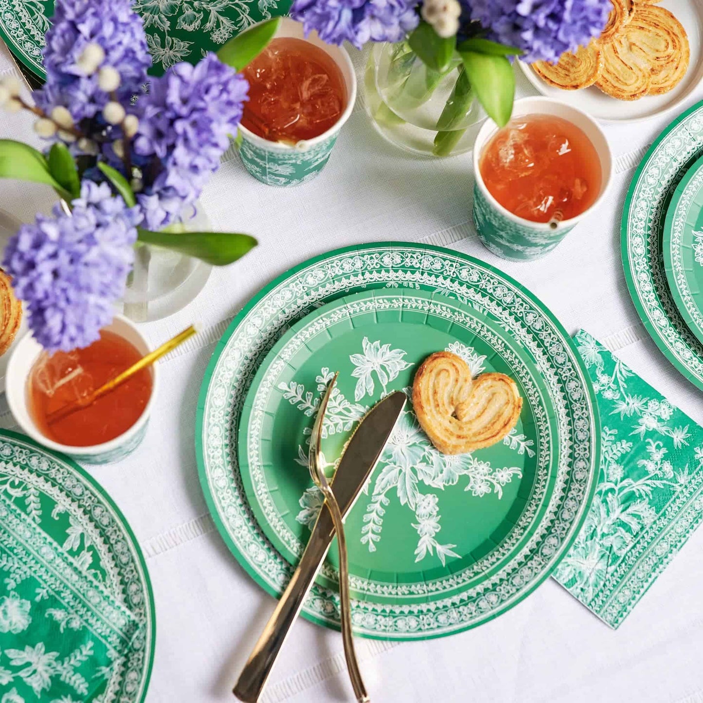 Emerald Toile Large Paper Plates- Dinner