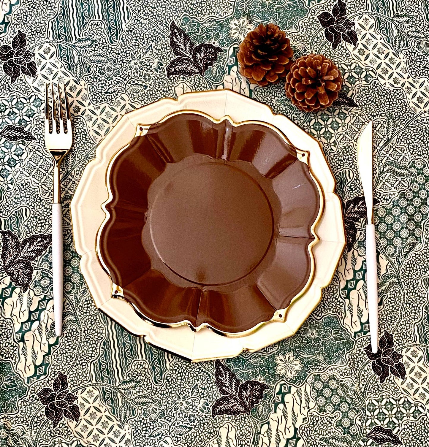 Brown Scalloped Lunch Plates