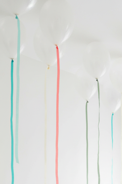 EnFete White Balloon Display with Logo