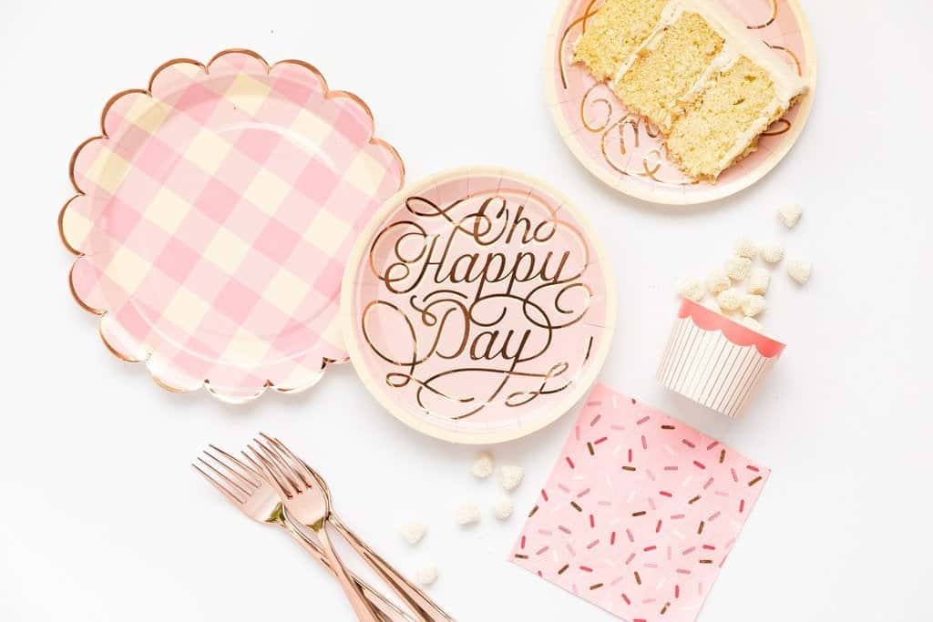 pink buffalo plaid plates with rose gold edge.