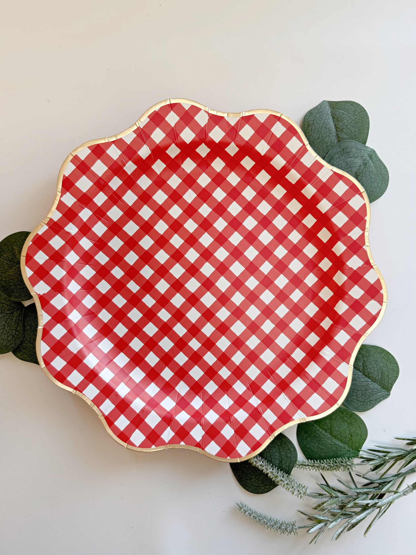 Red and White Gingham Scalloped Dinner Paper Plates | set of 8